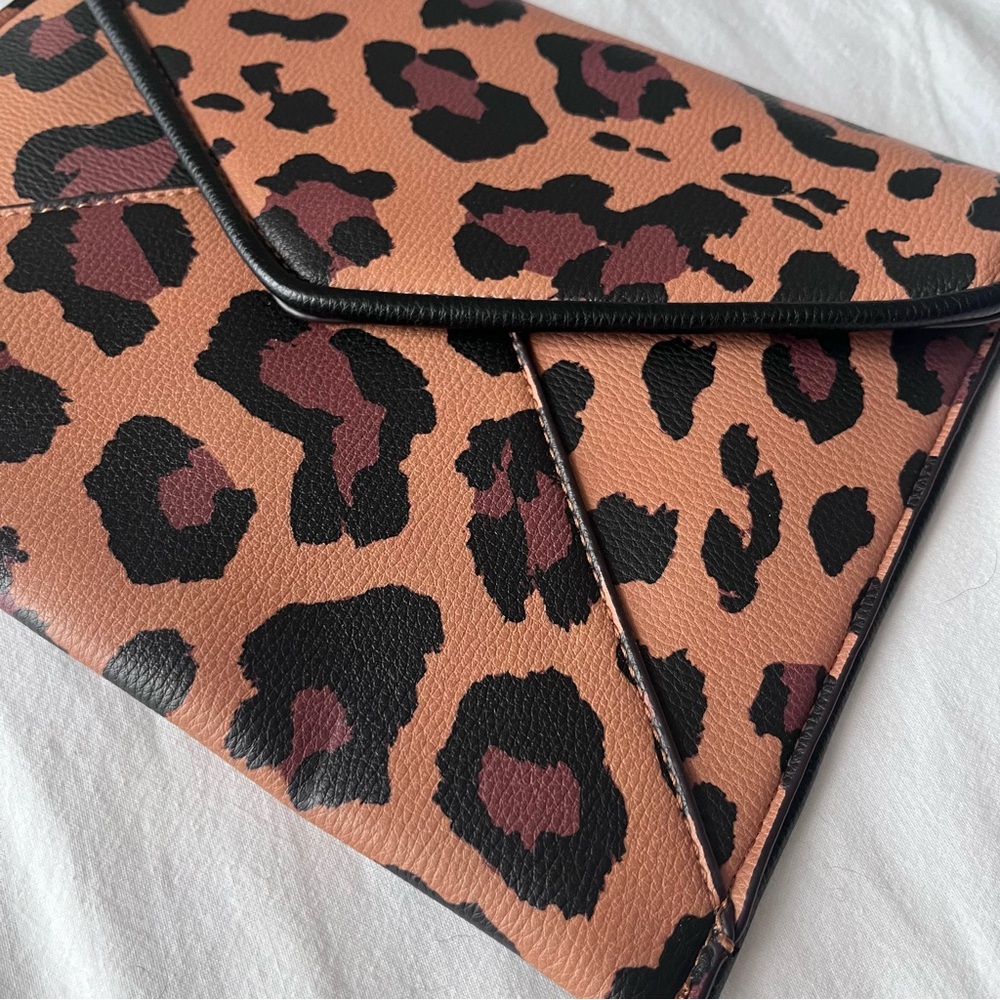 Leopard Large Clutch - Picture 2 of 3
